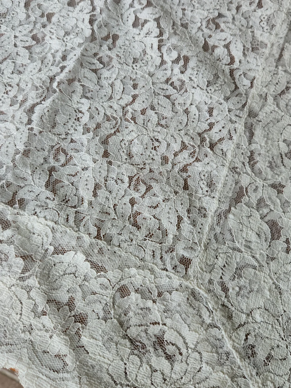 Vintage White Floral Lace Tablecloth – 64